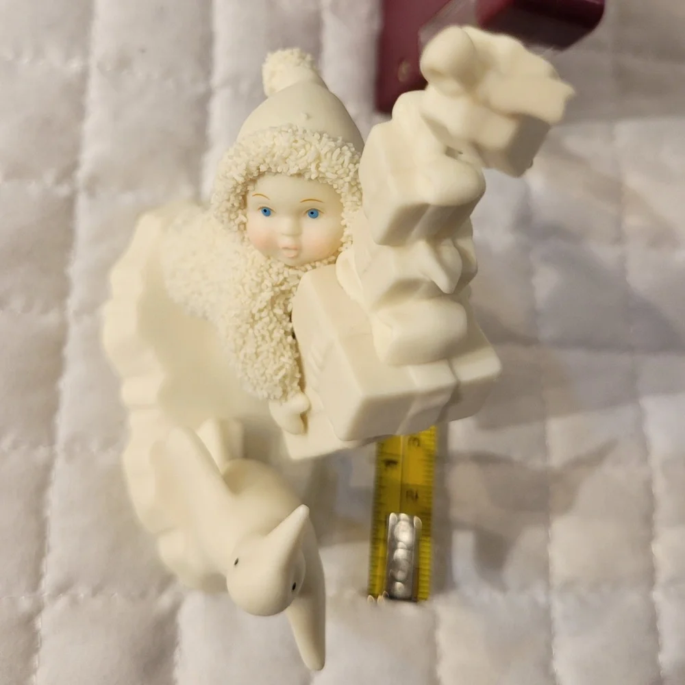 VTG Dept. 56 Snowbabies I Have Lots To Give Penguin Gifts Presents Christmas Fun